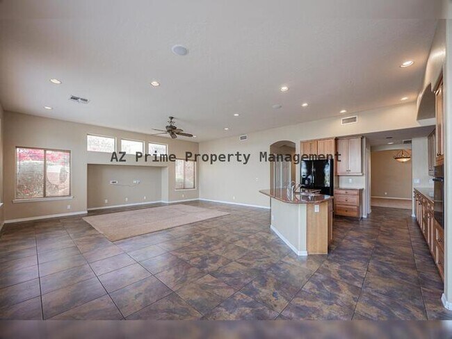 Building Photo - 14210 W Greentree Dr S
