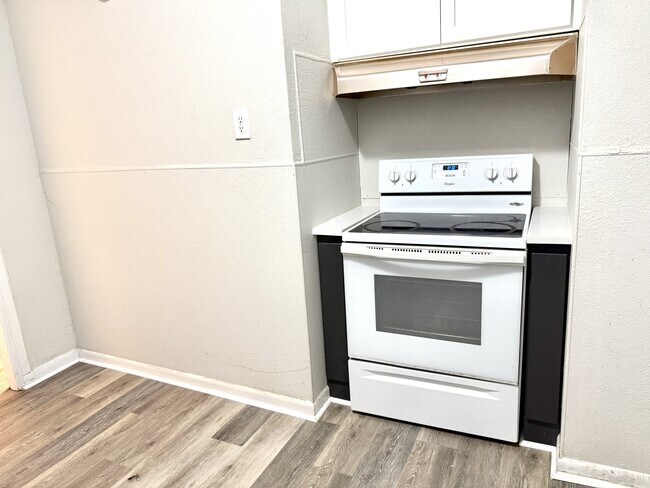 Building Photo - 309 3rd St