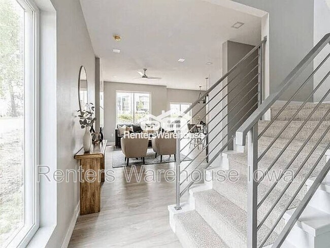 Building Photo - 15588 Rocklyn Pl