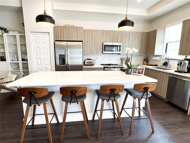 Foto del edificio - 10455 NW 82nd St