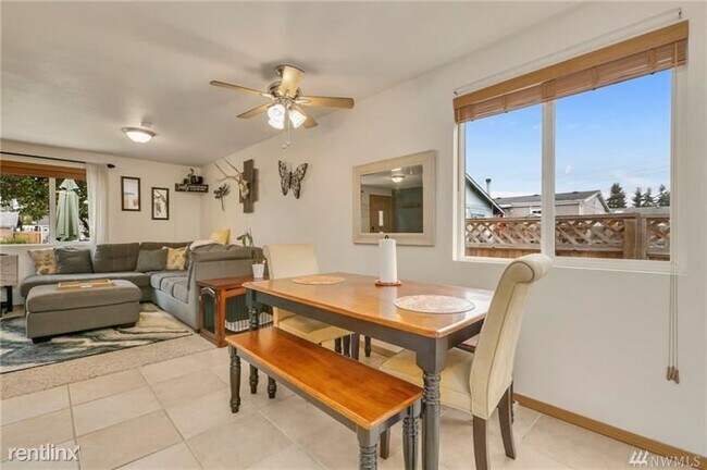 Building Photo - 4 br, 1 bath House - 8724 13Th Place Ne