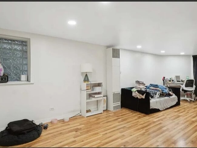 Foto del edificio - 1618 W Carmen Ave