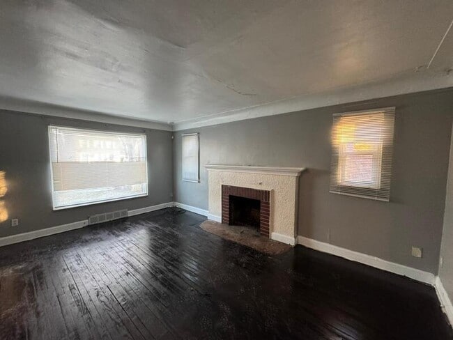 Building Photo - 15375 Prevost St