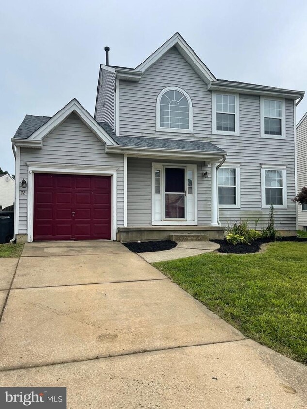 Primary Photo - 72 Bentwood Dr