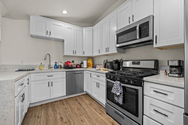 Foto del edificio - Two full kitchens + two washers & dryers!