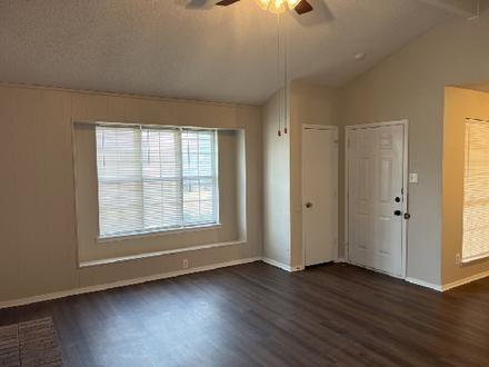 Foto del edificio - 7047 Crosstimbers Ln