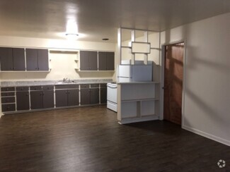 Building Photo - 2106 Lake Point Dr