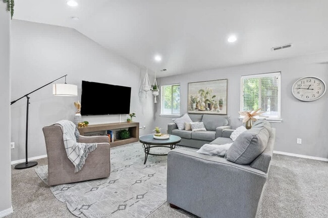 Foto del edificio - 2023 E Elm Grove Dr