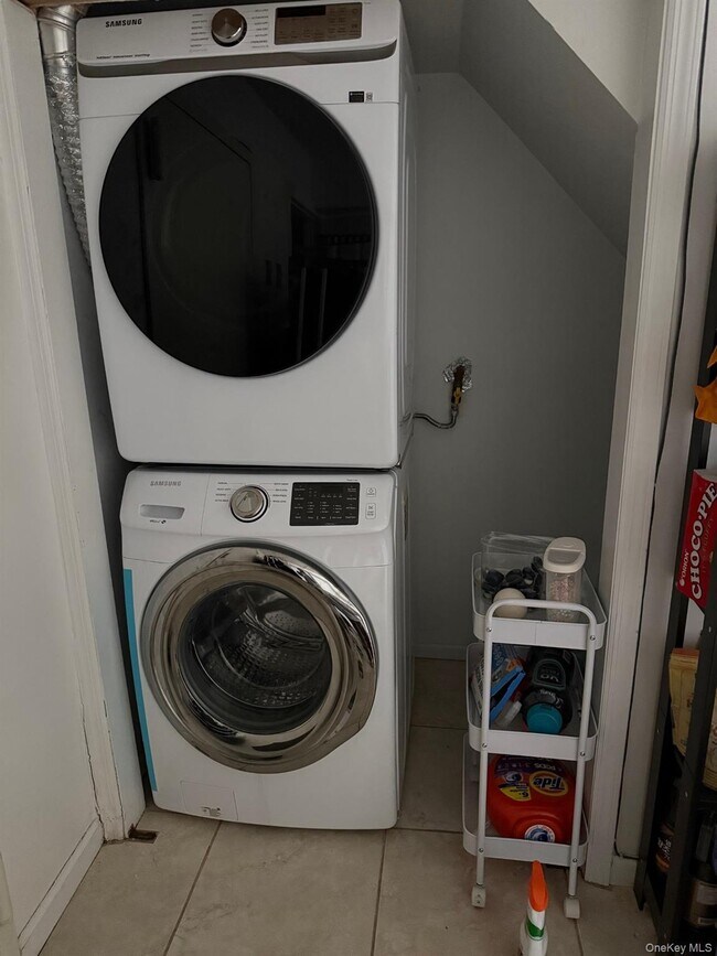 Foto del edificio - 207-17-207-47 47th Ave