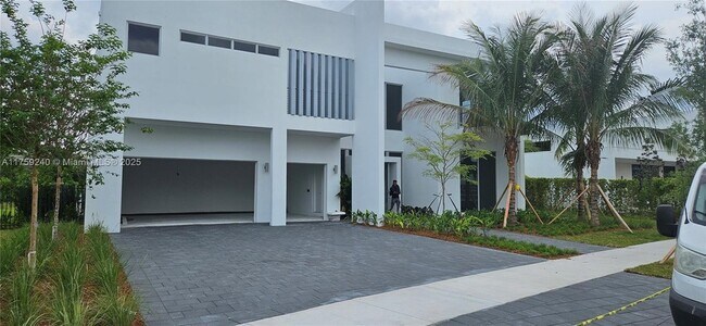 Foto del edificio - 16644 Botaniko Dr N