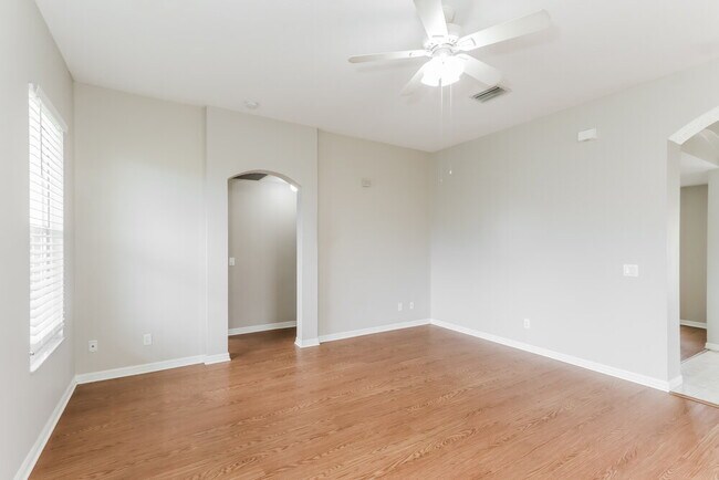 Foto del edificio - 4031 Dickinson Pl