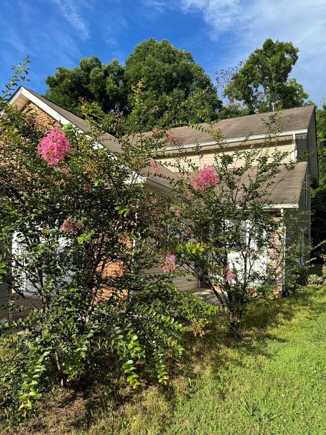 Maryville 37804 - 4-Bedroom, 2-Bath, 2-Story Condo - Contact Faye Hudson 865-789-3204 - Maryville 37804 - 4-Bedroom, 2-Bath, 2-Story Condo - Contact Faye Hudson 865-789-3204