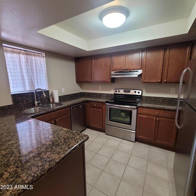 Foto del edificio - 12222 N Paradise Vlg Pkwy S