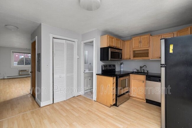 Building Photo - 300 Smithfield Rd