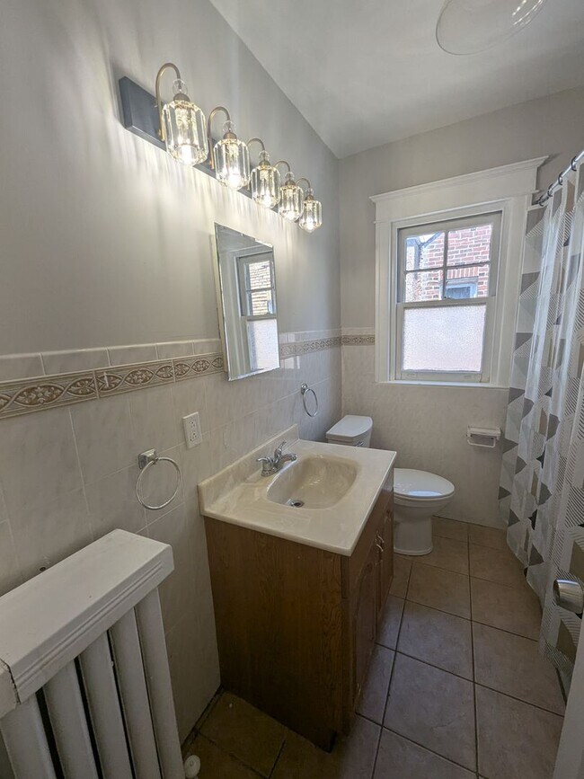 Building Photo - Detached Home - Oak Lane