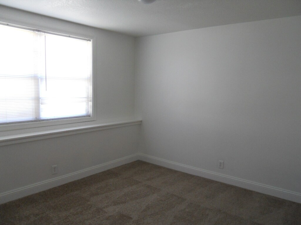 Primary Photo - 2020 W 27th St