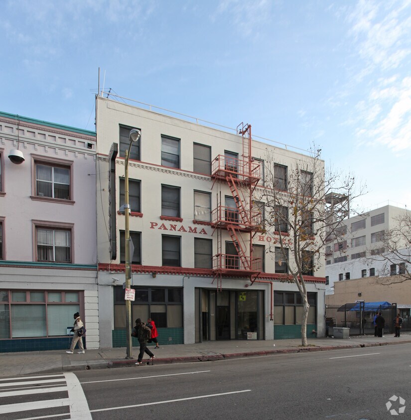 Building Photo - 403 E 5th St