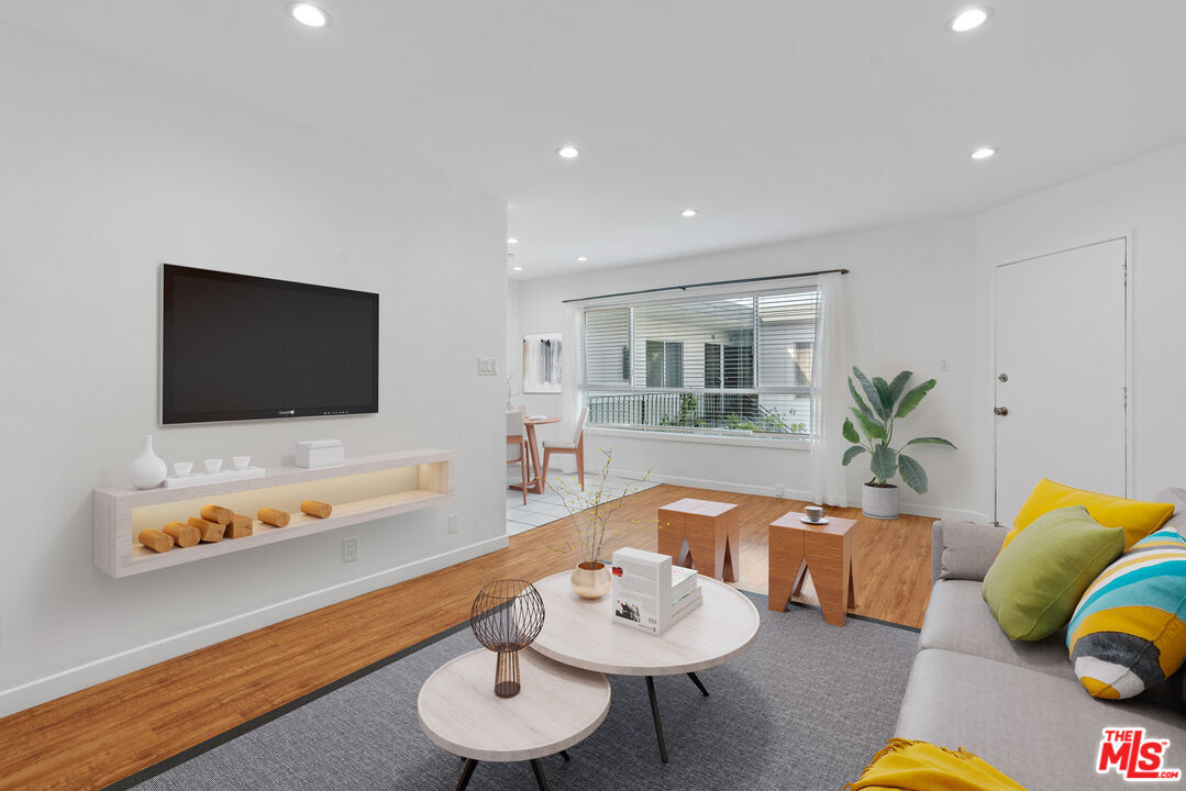 Foto principal - 5468 Blackwelder St