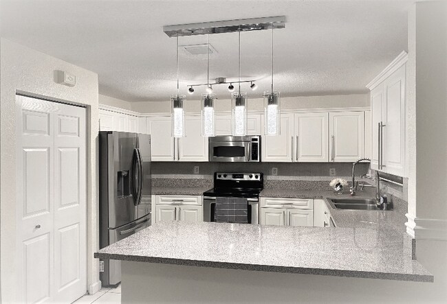 Building Photo - 13400 SW 122nd Ave