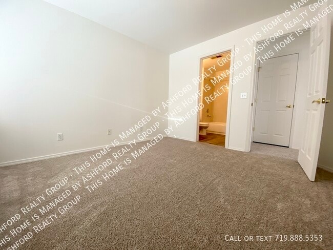 Building Photo - 3750 Strawberry Field GR #G