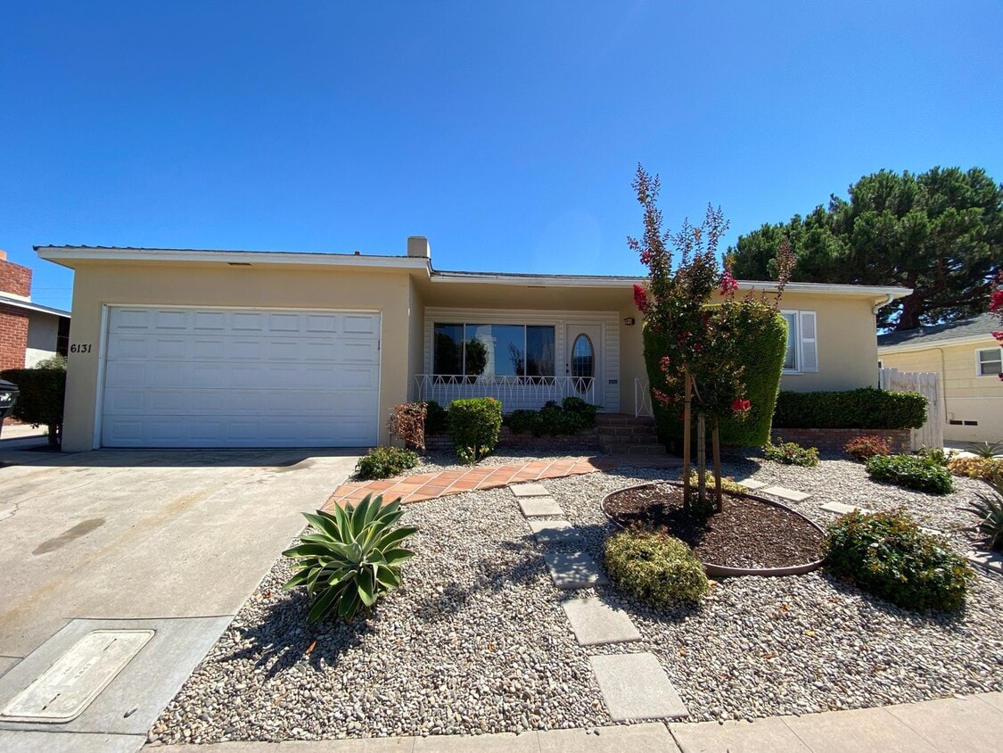 Primary Photo - 7BD/4BA, Two Kitchens!