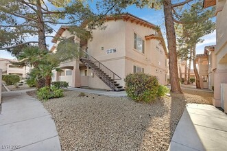 Building Photo - 350 S Durango Dr