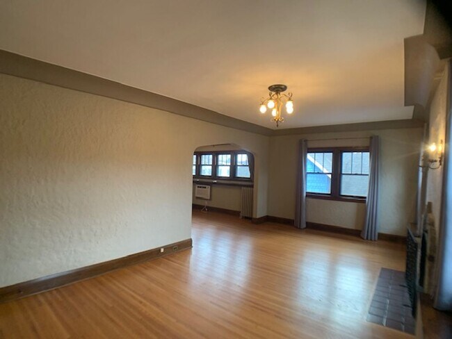 Foto del edificio - 3535-3537 Harriet Ave
