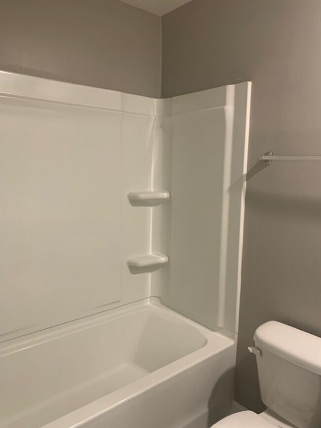 Building Photo - Townhouse