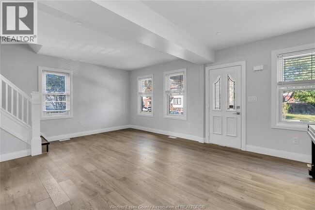 Building Photo - 955 Pillette Rd