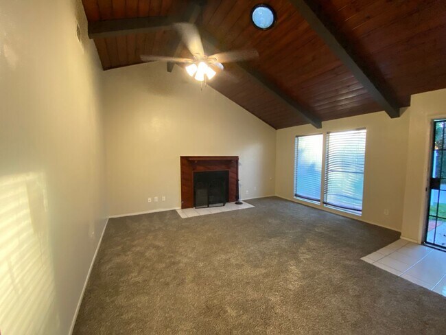 Foto del edificio - Cozy Home for rent in Visalia