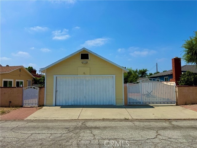 Building Photo - 153 S Muscatel Ave