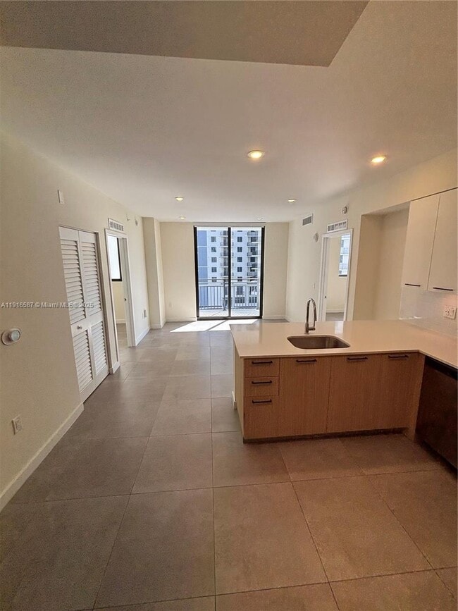 Building Photo - 16395 Biscayne Blvd