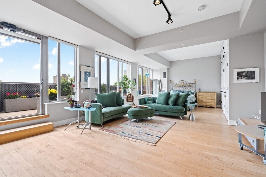 Foto principal - 1313 Washington St