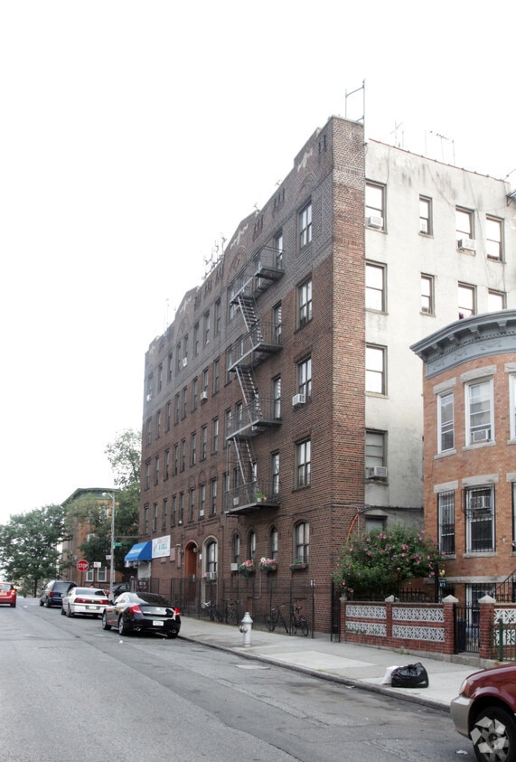 Building Photo - 609 45th St