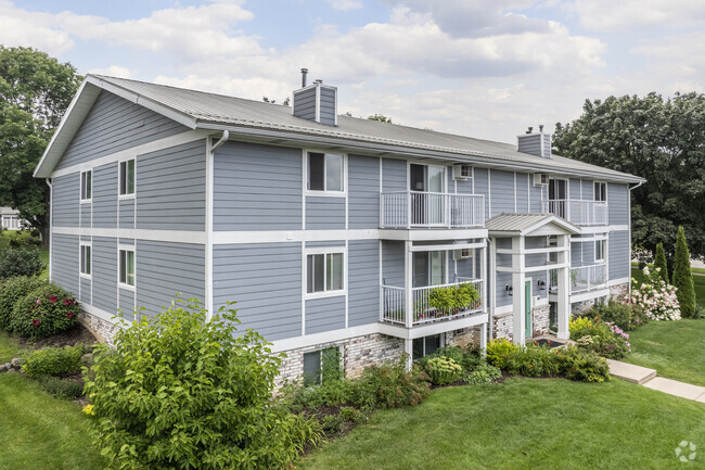 Building Photo - Heathercrest Apartments