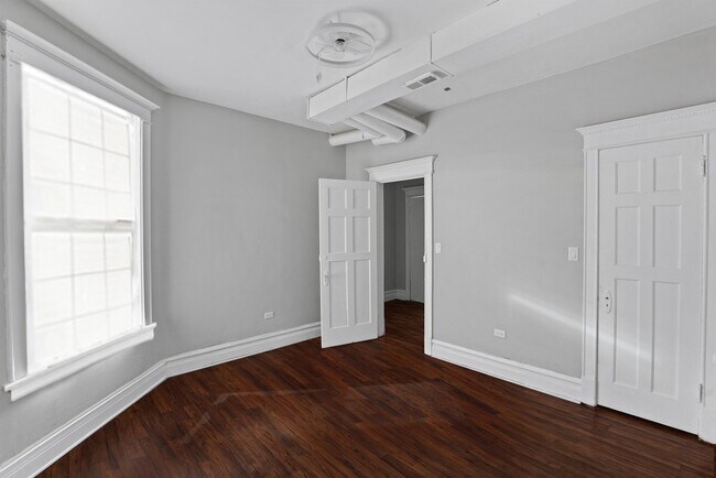 Building Photo - 5341 S Indiana Ave