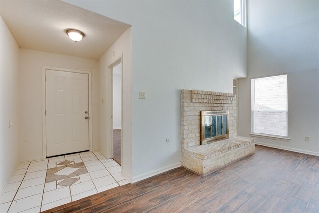 Foto del edificio - 11922 Lakewood W Dr