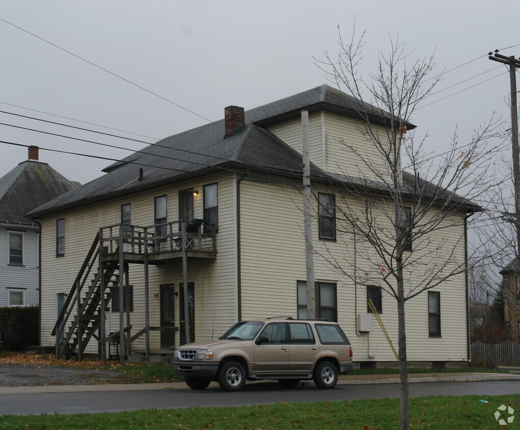 Primary Photo - 620 Howard St