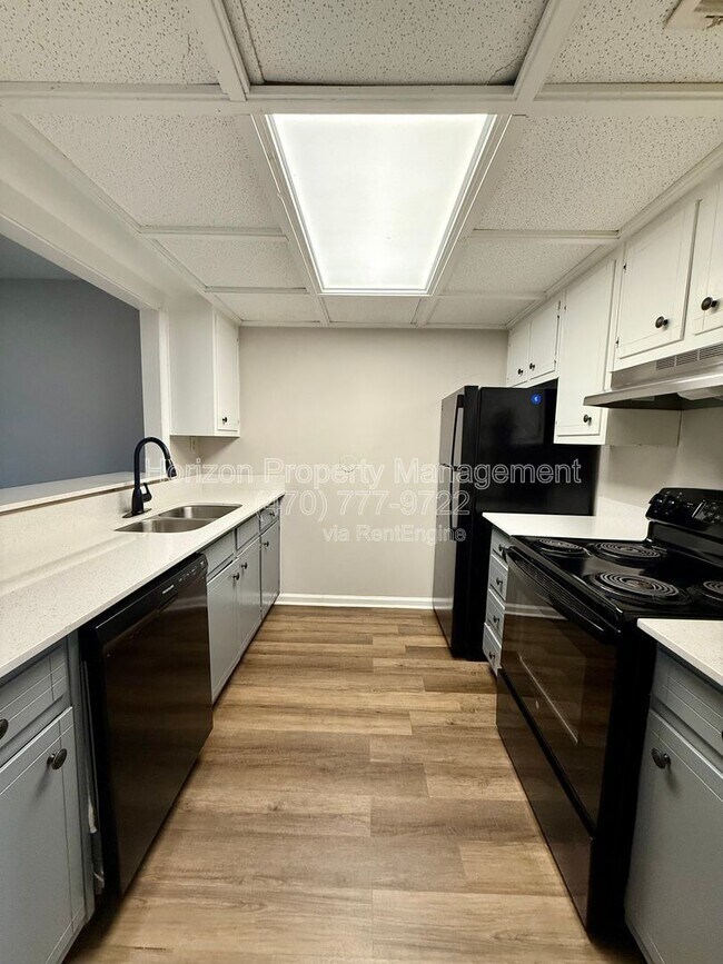 Foto del edificio - 3730 Old Flowery Branch Rd