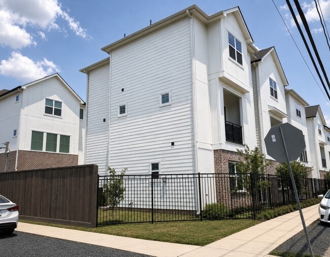 Building Photo - 4907 Avenue J