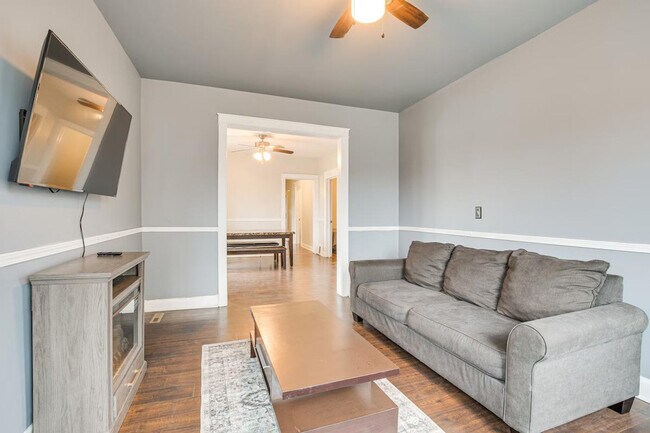 Foto del edificio - 7440 S Ingleside Ave