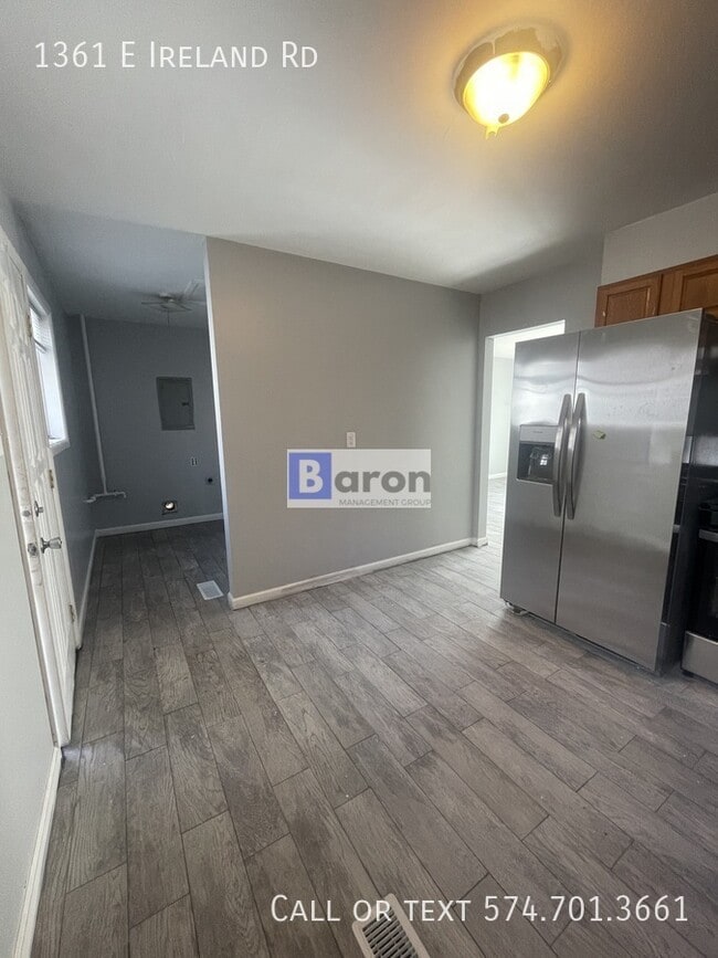 Building Photo - 1361 E Ireland Rd