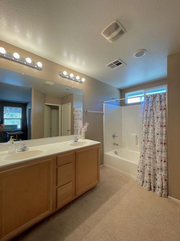 Foto del edificio - 45118 Parkview Ln