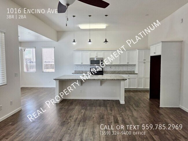 Foto del edificio - 1016 Encino Ave