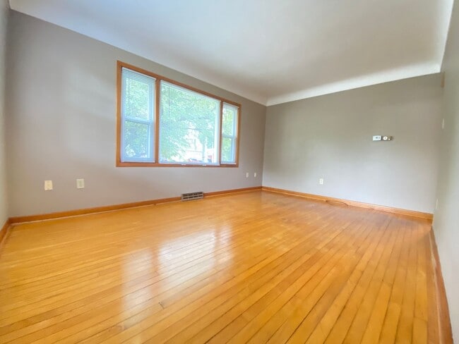 Building Photo - Quiet residential area not far from shopping.