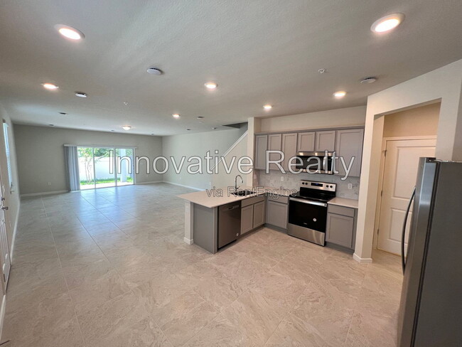 Building Photo - 2895 Clever Ln