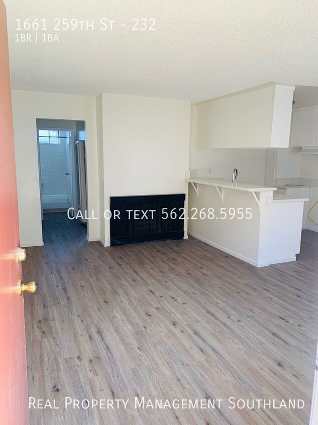 Primary Photo - 1 Bedroom/ 1 Bath Spacious Apartment in Ha...