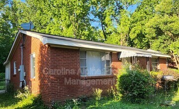 Building Photo - 1733 Finchley Dr