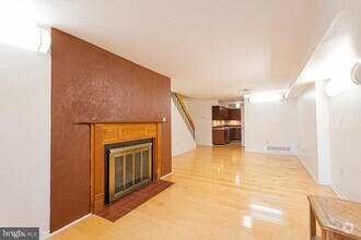 Building Photo - 2107 Arch St