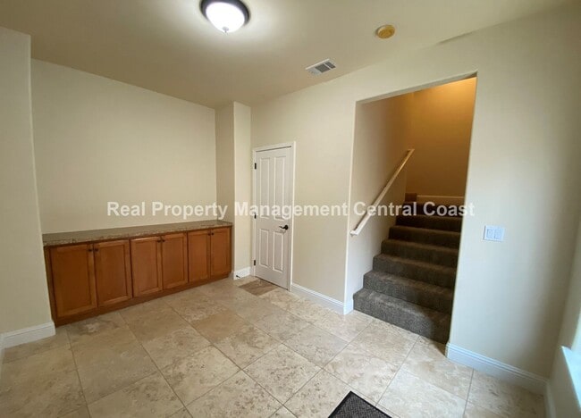 Foto del edificio - LEASE PENDING- Spacious 4 Bed / 3 Bath Arr...